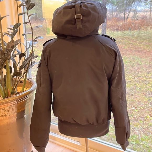 VGUC Community from Aritzia jacket - Picture 9 of 15